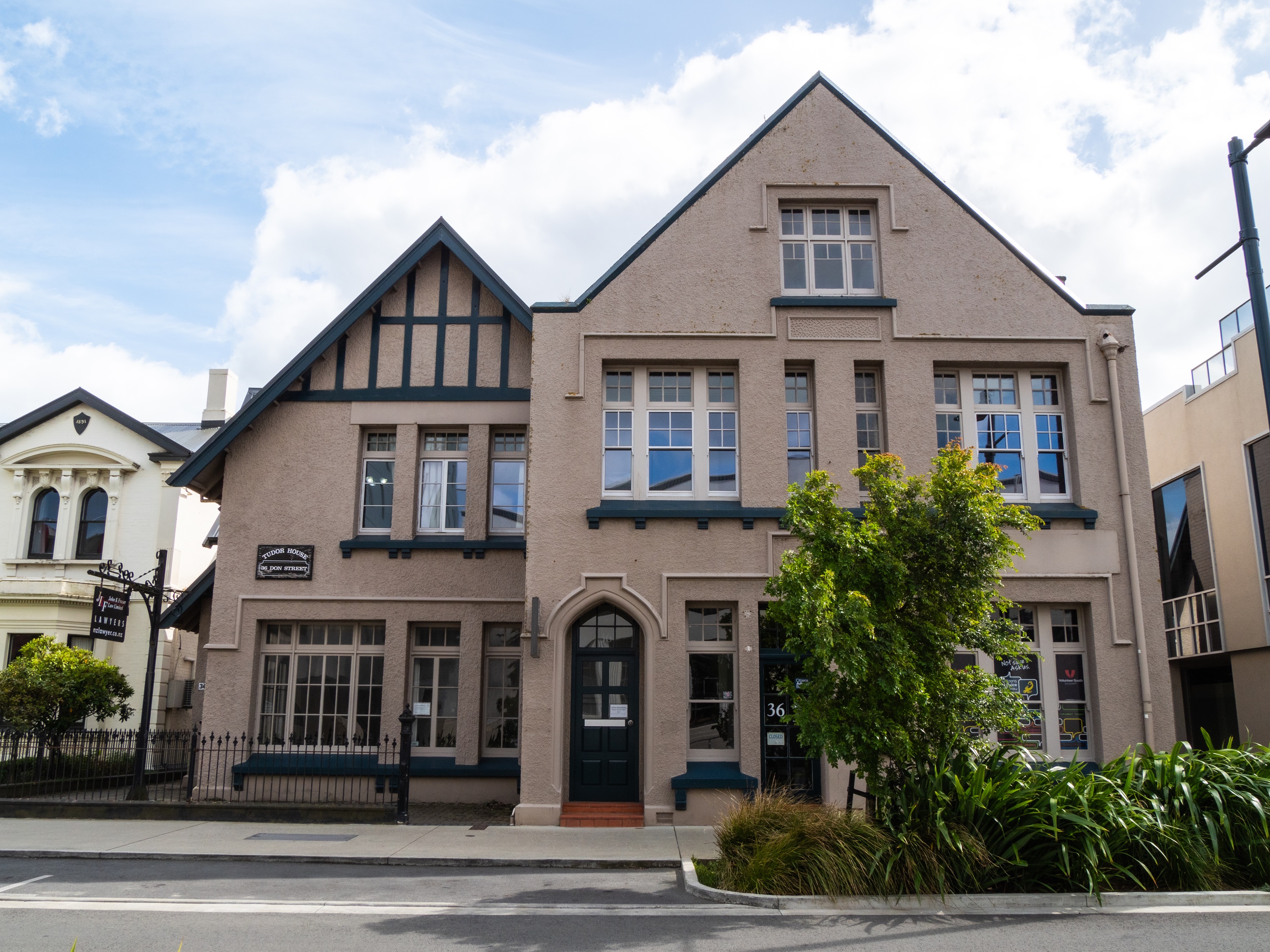 Dr. Hogg's Residence and Surgery (Former)